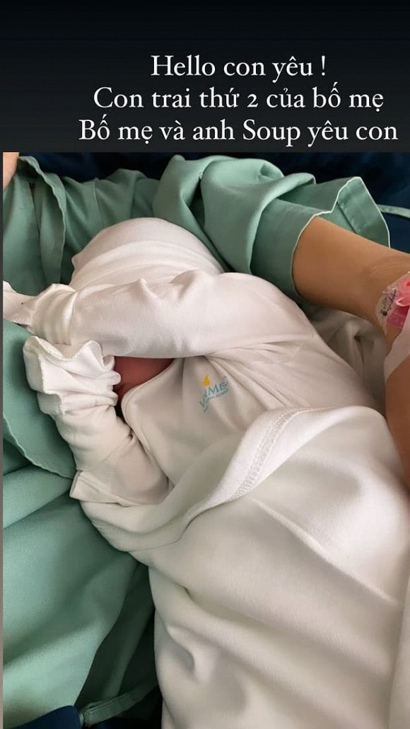 Ca nuong Kieu Anh sinh con thu hai gay bat ngo-Hinh-2