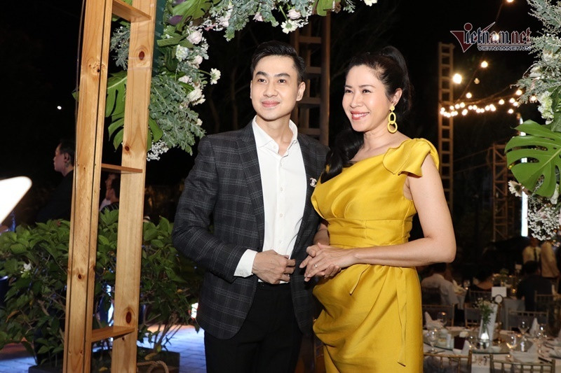 Ca sĩ Đỗ Tùng Lâm và MC Quỳnh Hoa.