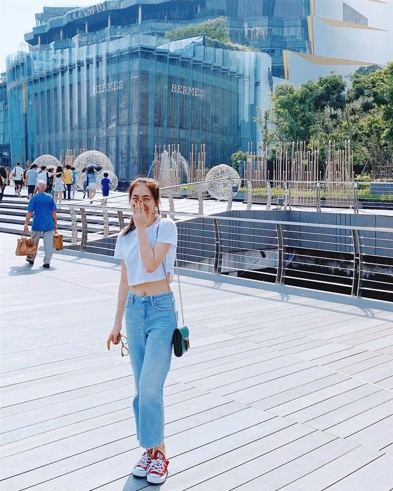 Chiều cao không mấy nổi bật của sao nữ 9X.