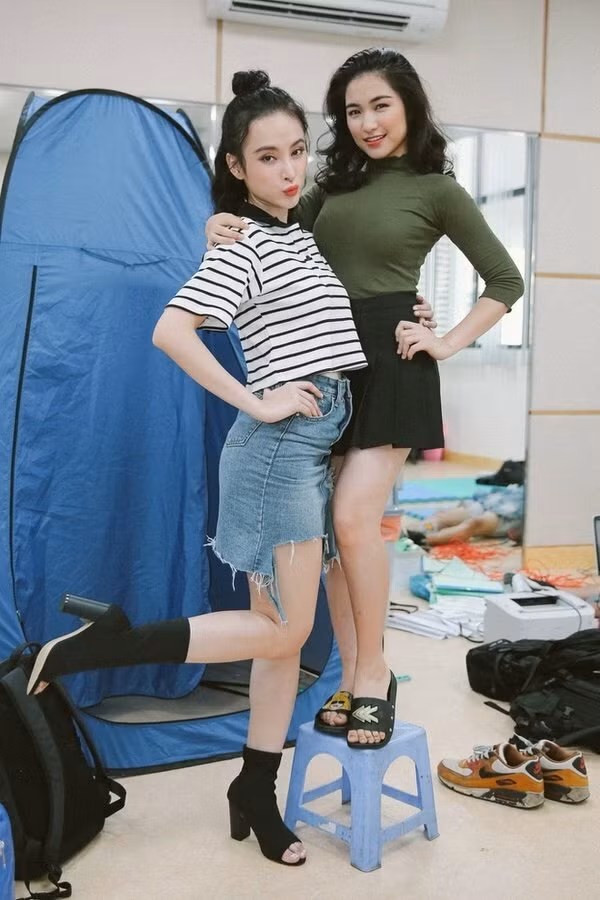 Trong nhiều lần chung khung hình với đồng nghiệp, Hòa Minzy lộ chiều cao cực khiêm tốn.