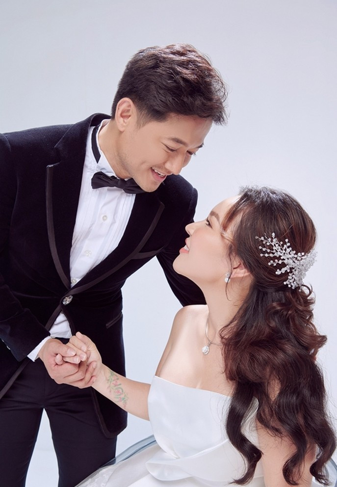 Quý Bình và vợ trải qua chặng hành trình 3 năm yêu trước khi tiến tới hôn nhân. 