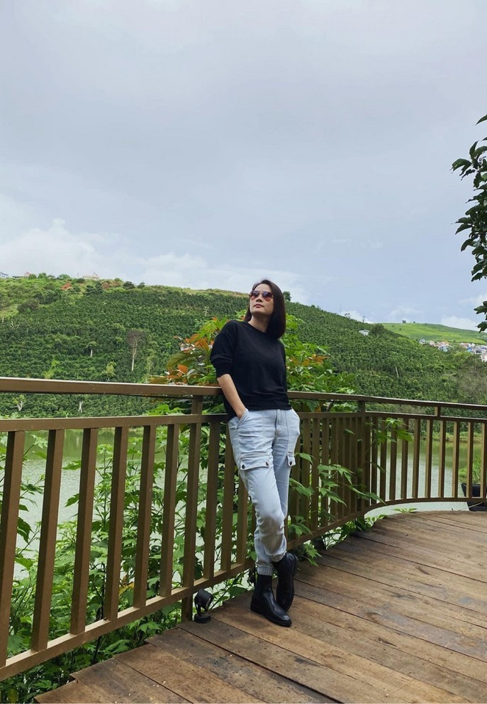 Thân Thúy Hà đăng tấm ảnh tự động viên bản thân vượt qua những nỗi buồn cuộc sống.