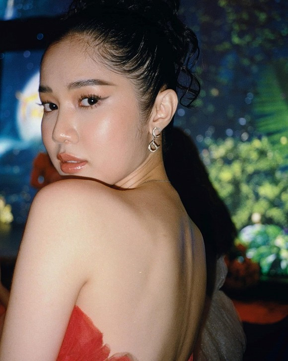 Nhưng đến nay, sự nghiệp của Quỳnh Hương không có gì nổi bật.