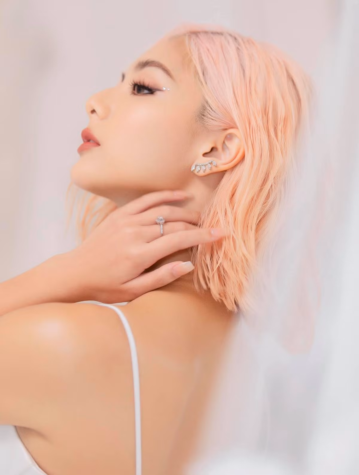 Nhan sắc nổi bật của đai đen võ thuật Katleen Phan Võ - huyền đai đệ tam đẳng trong môn võ Vịnh Xuân.