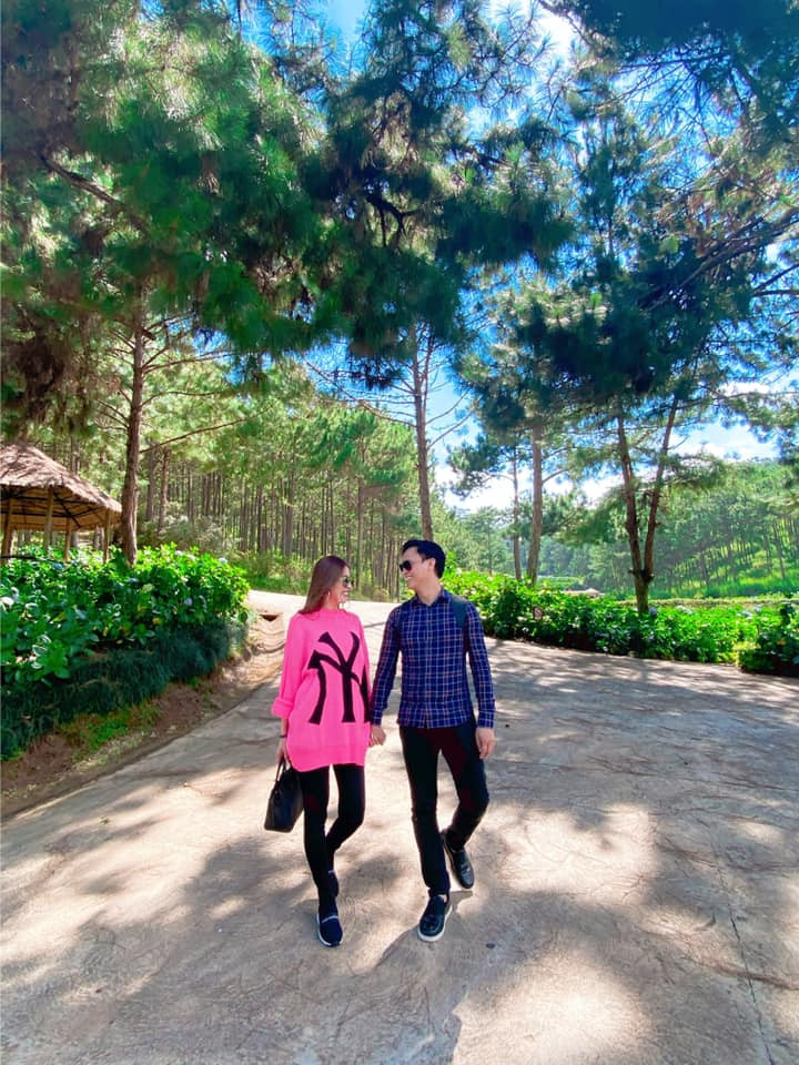 Cô cũng từng lấp lửng được người đàn ông này cầu hôn vào tháng 9/2020.