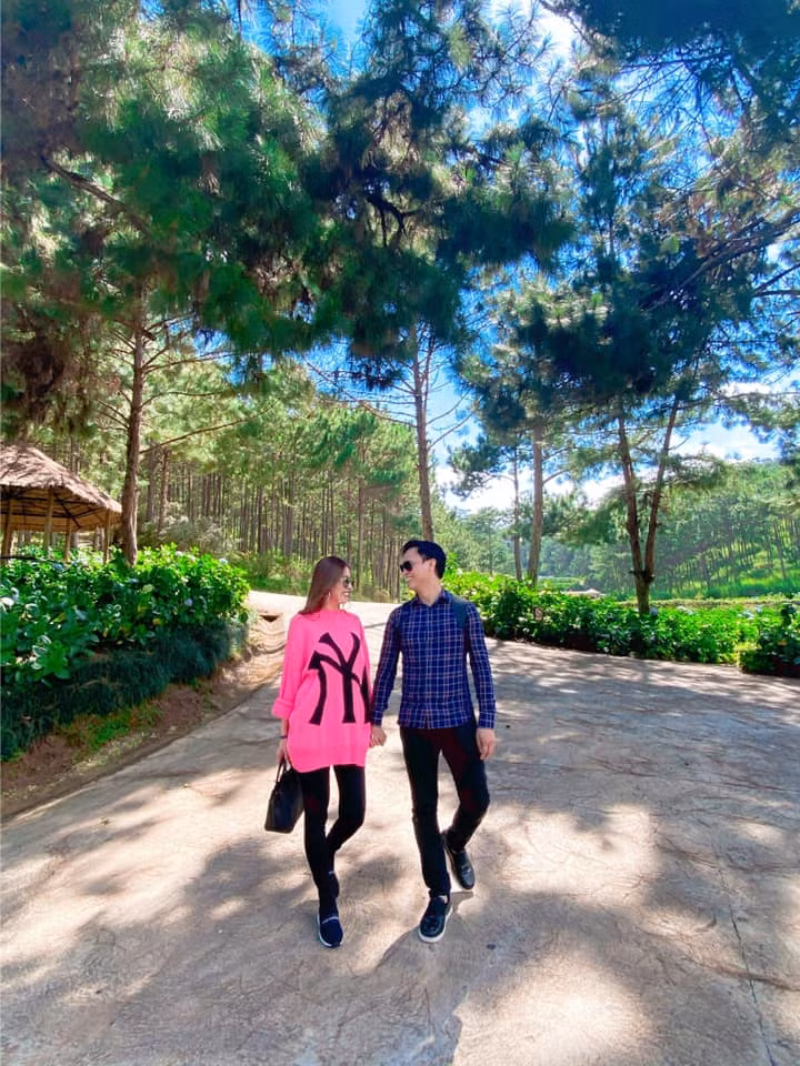 Cô cũng từng lấp lửng được người đàn ông này cầu hôn vào tháng 9/2020.