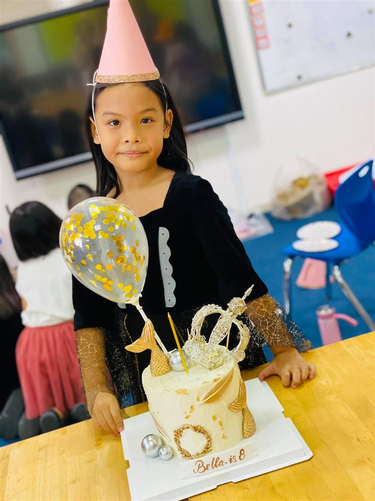 Pham Quynh Anh - Quang Huy hoi ngo mung sinh nhat con