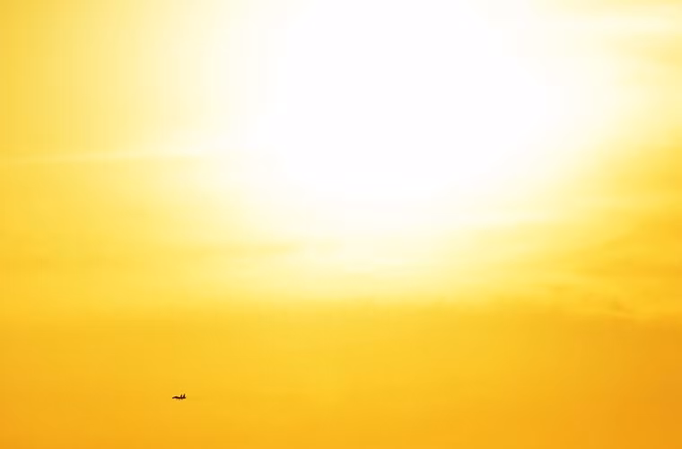 Su-30M2 trong buổi chiều tà ở vùng Vladivostok.