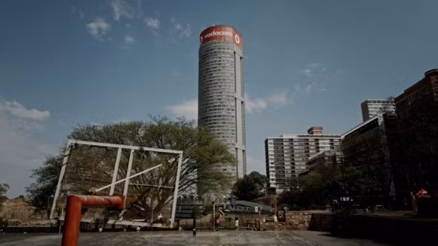Ponte Tower được xây dựng vào năm 1975 tại thành phố Johannesburg thuộc Nam Phi với chiều cao 173 m và là tòa nhà chọc trời cao nhất ở châu Phi.