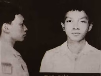 Ảnh mật thám Pháp chụp khi học sinh Võ Nguyên Giáp bị bắt tại Huế năm 1930.