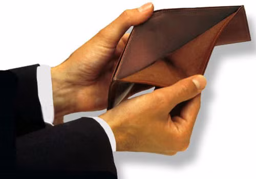 Đàn ông mơ thấy ví tiền rỗng, công việc làm ăn dễ thua lỗ, không những hao tài, danh dự cũng dễ mất.