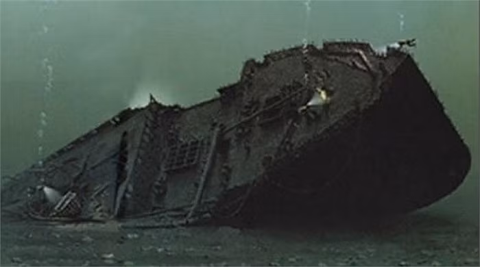 Tàu Nữ hoàng Ireland chìm tại sông St. Lawrence ở Quebec sau khi va phải tàu nhỏ hơn là Stortad trong một ngày đầy sương mù 29/5/1914, khiến 1.012 người chết.