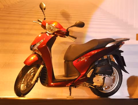 Honda Việt Nam né câu trả lời về việc SH "nội" bị nghi ngờ lỗi vành.