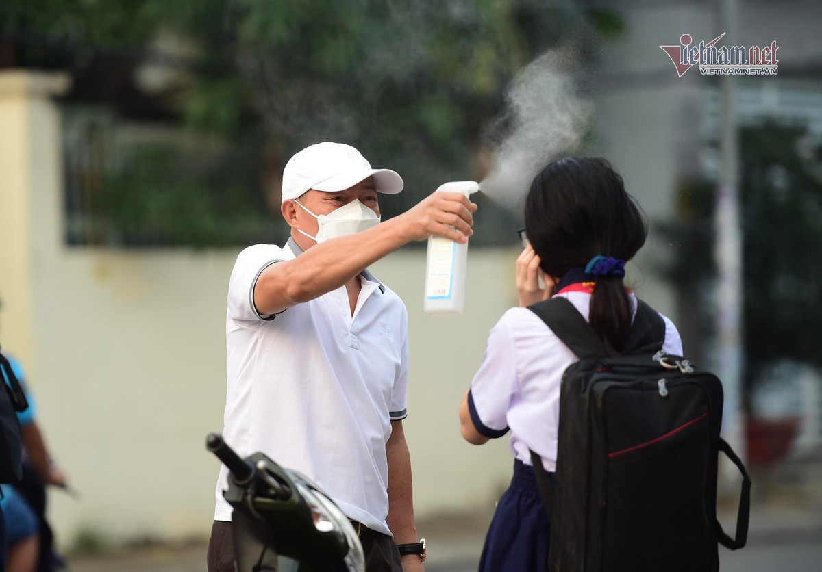 Học sinh TP.HCM học trực tuyến nếu bố mẹ không cho đến trường Hoc sinh TP.HCM hoc truc tuyen neu bo me khong cho den truong