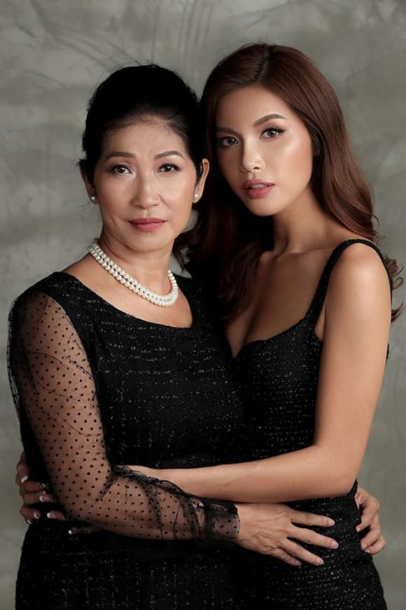 Mẹ ruột Minh Tú phản ứng ra sao khi con gái thông báo đám cưới? - Hình 8 Me ruot Minh Tu phan ung ra sao khi con gai thong bao dam cuoi?-Hinh-8