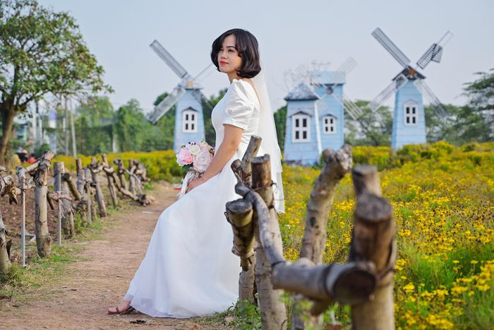 br/> Những mô hình phong cách châu Âu như: cối xay gió, nhà mái vòm trở thành địa điểm lý tưởng cho các cặp đôi chụp ảnh cưới.