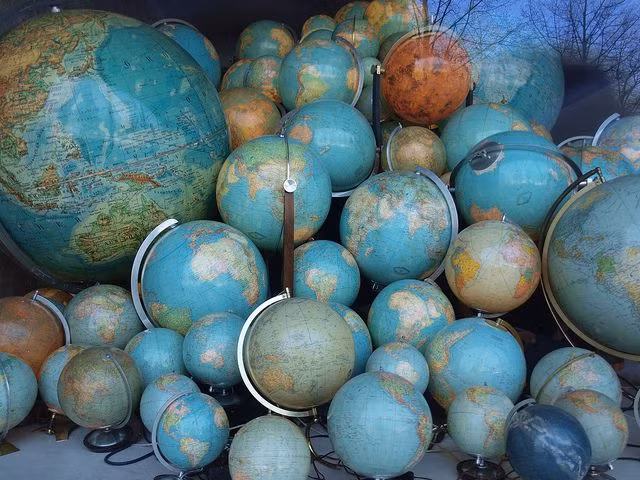  6. Lý thuyết này chưa thể kiểm chứng được bằng thực nghiệm. Hiện tại, chúng ta chưa có công cụ hay phương pháp nào để kiểm tra sự tồn tại của các vũ trụ nhánh. Điều này khiến MWI dù hấp dẫn nhưng vẫn nằm trong phạm trù triết học và giả thuyết. Ảnh: Pinterest.