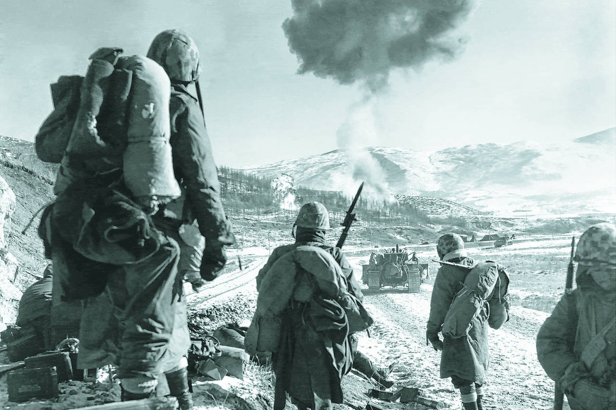  6. Hơn 4.000 thương binh được sơ tán bằng trực thăng. Đây là một trong những trận chiến đầu tiên mà trực thăng được sử dụng rộng rãi để sơ tán thương binh khỏi chiến trường, giúp cứu sống nhiều binh sĩ bị thương trong điều kiện khắc nghiệt. Ảnh: WSJ.