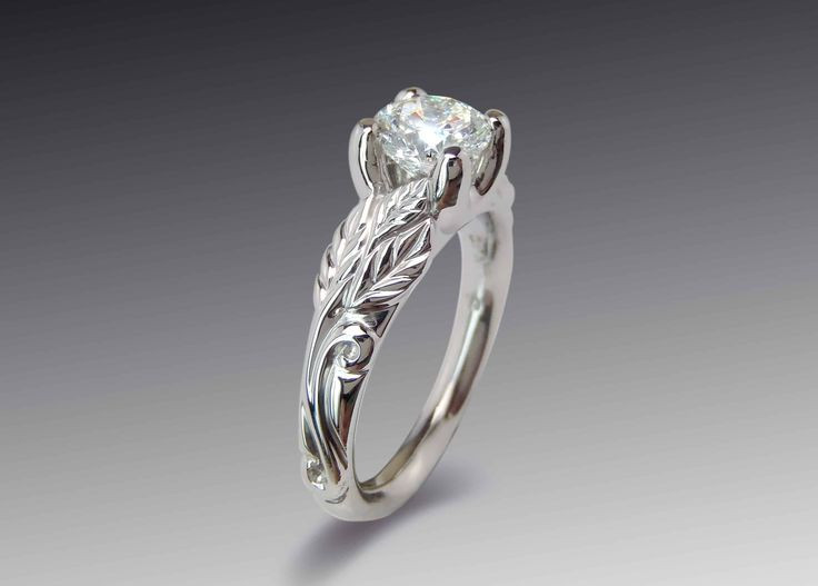  5. Bạch kim không gây dị ứng và cực kỳ thân thiện với cơ thể người. Do có độ tinh khiết cao và không phản ứng với da, bạch kim thường được chọn để chế tạo nhẫn cưới, đồ trang sức cao cấp và thậm chí là cấy ghép y tế như chân răng nhân tạo. Ảnh: Pinterest.