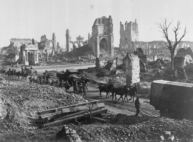 Mục tiêu chính là chiếm ngôi làng nhỏ Passchendaele. Chiến dịch do quân Đồng minh tiến hành nhằm tiến chiếm vùng đất cao để kiểm soát tuyến đường sắt và tiếp cận các cảng biển Bỉ do Đức chiếm đóng. Ảnh: Pinterest.