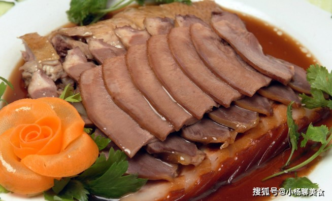 Folate trong các loại thịt nội tạng được cho là có lợi cho khả năng sinh sản và giúp tránh các khuyết tật thai nhi ở em bé, chẳng hạn như tật nứt đốt sống và các vấn đề về tim. Ngoài ra, vitamin B6 còn có thể giúp ích trong giai đoạn ốm nghén của thai kỳ.