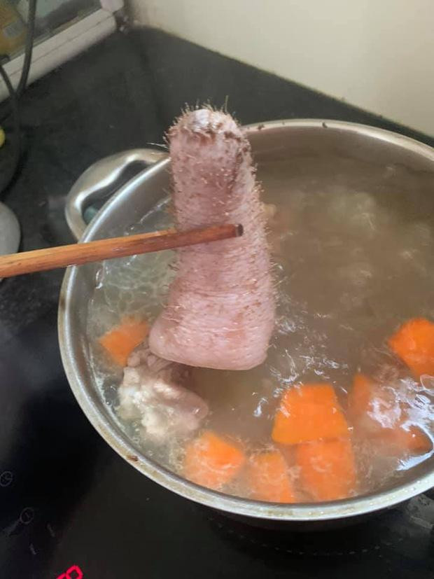 ợ nấu canh đuôi lợn cho chồng ăn nhưng thấy thành phẩm mà chỉ muốn… bỏ chạy 8 hướng!