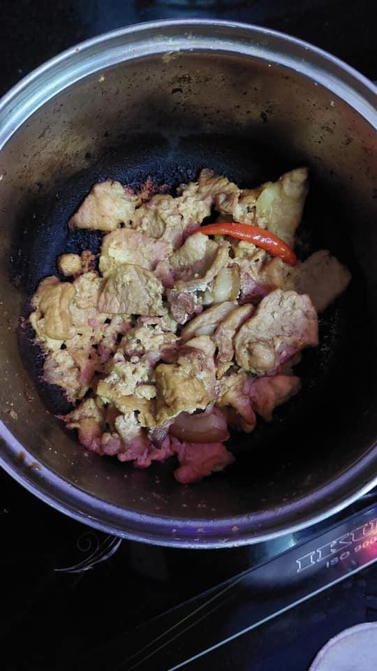 ất cả đều "còn sống", trừ cái nồi!