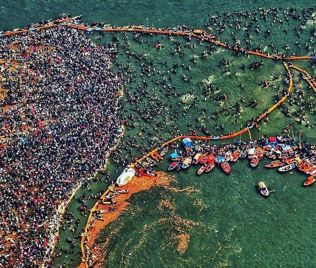  Cuộc hành hương của 130 triệu người: Kumbh Mela - một cuộc hành hương của Ấn Độ giáo được lặp đi lặp lại cứ sau 12 năm, là sự kiện tập trung số lượng người khổng lồ. Vào năm 2019, cuộc hành hương đã được diễn ra với kỷ lục 130 triệu người tham gia. 