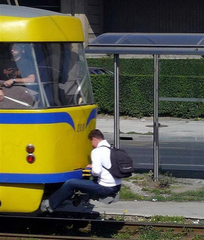 ách đi tàu mà không phải tốn một xu tiền vé.