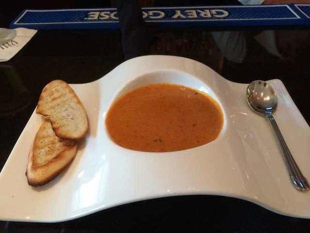 Không cần nói, ai cũng biết giống cái gì rồi đúng không?