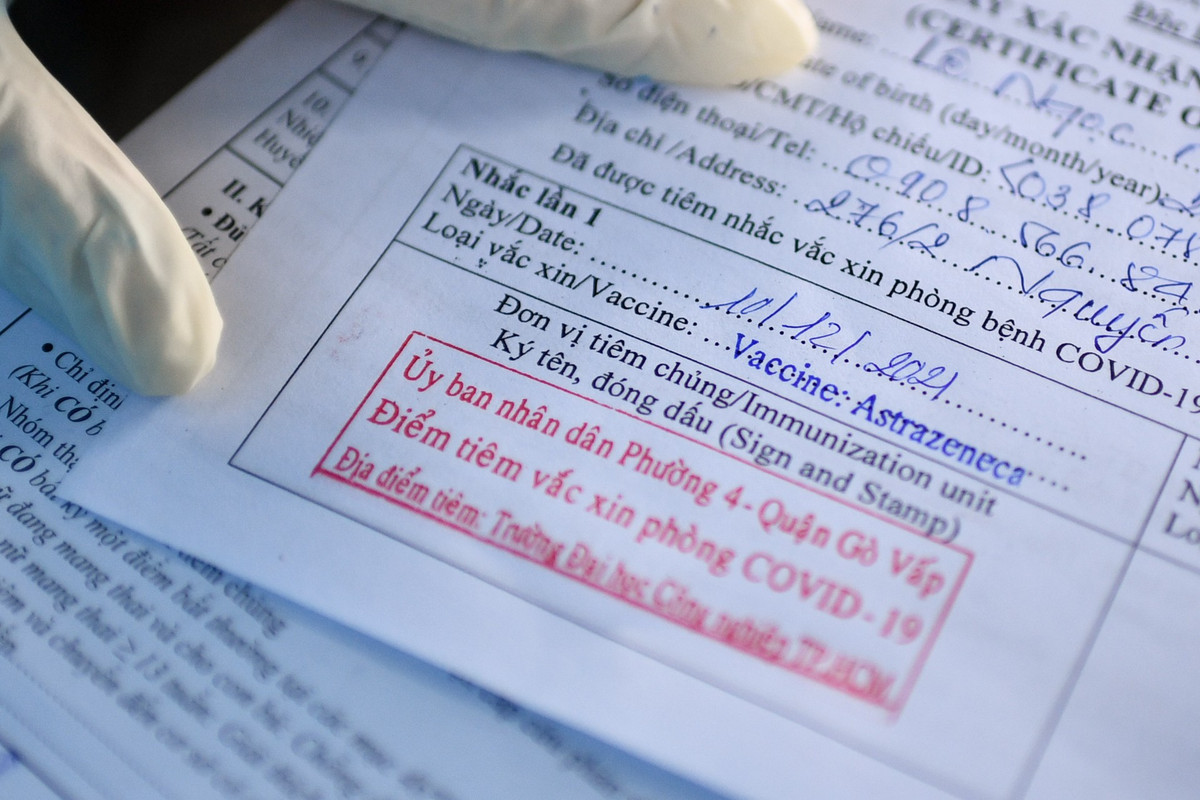 Người được tiêm mũi 3 sẽ được cấp giấy chứng nhận ngay tại điểm tiêm.