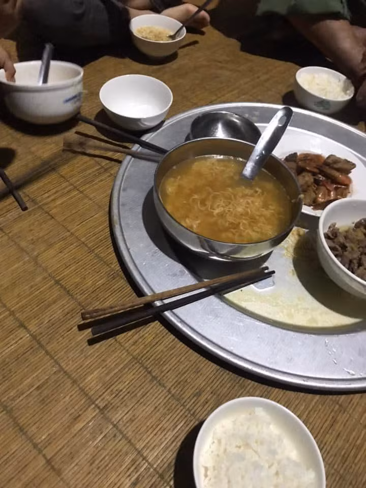 Trao nuoc mat mam com o cu dung 2 mon, re rung den xot xa!-Hinh-2