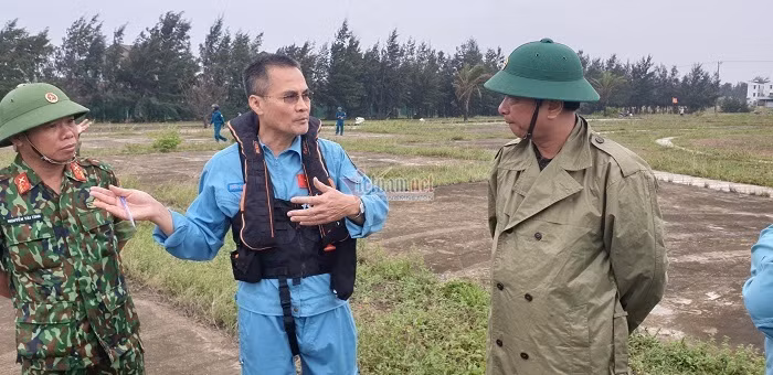 Tam nguoi mac ket tren tau duoc cuu song, mot nguoi tu nan-Hinh-7