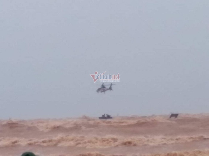 Tam nguoi mac ket tren tau duoc cuu song, mot nguoi tu nan-Hinh-10