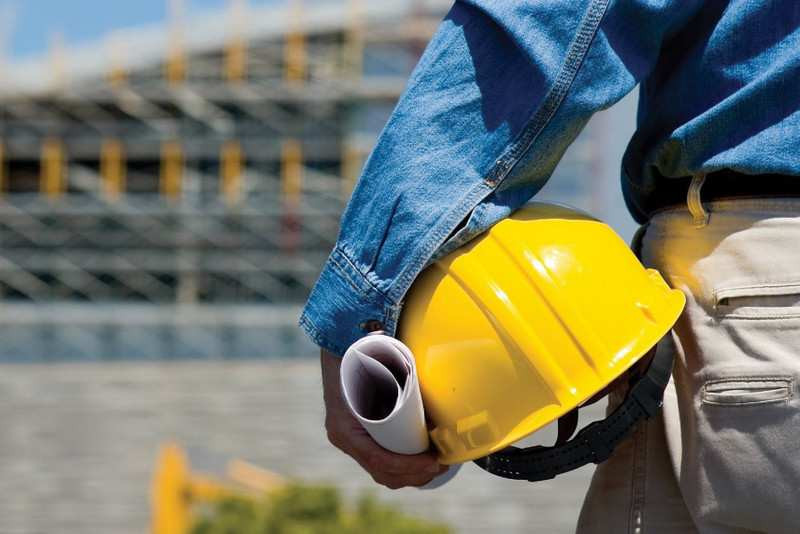  Những công việc như thợ điện, thợ máy và công nhân xây dựng đòi hỏi kỹ năng thực tế và kinh nghiệm làm việc, khiến AI khó có thể thay thế tính chuyên nghiệp trong nghề nghiệp của họ. Ngoài ra, cùng với sự gia tăng đầu tư vào cơ sở hạ tầng, nhu cầu về các ngành công nghiệp liên quan đến công nghệ cũng tăng theo.