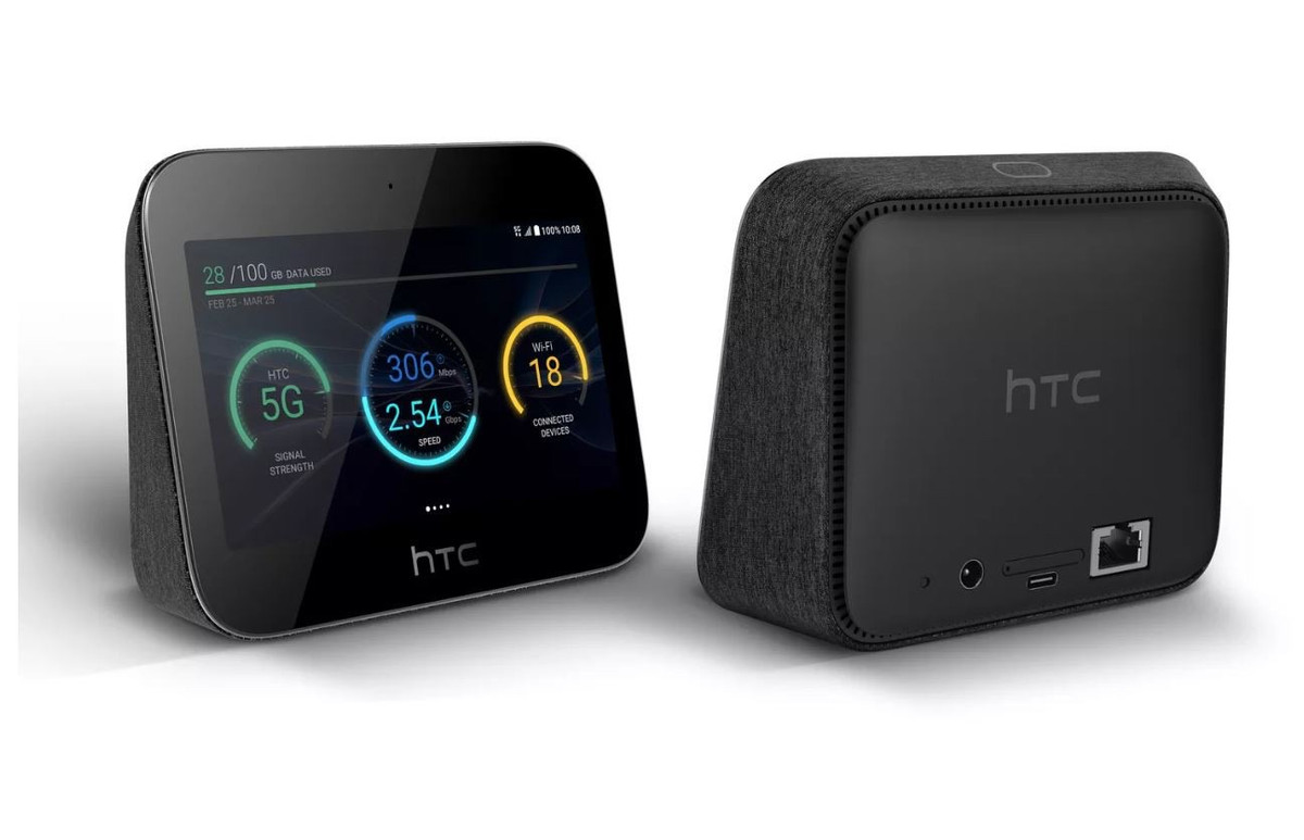 HTC 5G Hub là một thiết bị mà không ai quan tâm ở thời điểm ra mắt, nhưng lại đang được săn đón tại Việt Nam. Ra mắt từ năm 2019 với mục tiêu trở thành bộ phát 5G di động đầu tiên trên thế giới, HTC 5G Hub từng bị ngó lơ do mức giá cao (khoảng 600 USD), trong khi công năng sử dụng không thật sự thuyết phục. 