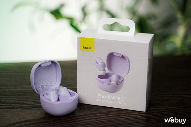Tai nghe Baseus Encok WM01 tuy không sở hữu thiết kế bắt mắt hay nhiều tính năng cao cấp, nhưng lại là một trong những sản phẩm được ưa chuộng nhất trong phân khúc phổ thông. Với mức giá chỉ hơn 200.000 đồng, mẫu tai nghe này đã bán được hơn 181.000 đơn hàng trên Shopee và nhận gần 70.000 lượt đánh giá, phần lớn đều tích cực.