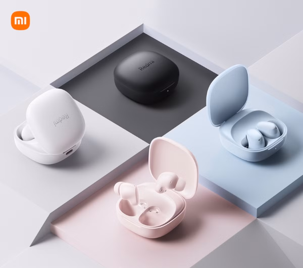 Redmi Buds 6 Play là mẫu tai nghe không dây phổ thông nổi bật với chất lượng âm thanh ấn tượng trong tầm giá. Tai nghe được trang bị driver dynamic lớn 10mm do Xiaomi Audio Lab tinh chỉnh, mang đến âm bass mạnh mẽ và chi tiết. Người dùng có thể tuỳ chỉnh 5 chế độ EQ khác nhau thông qua ứng dụng "Xiaomi Earbuds", phù hợp với nhiều thể loại nhạc.
