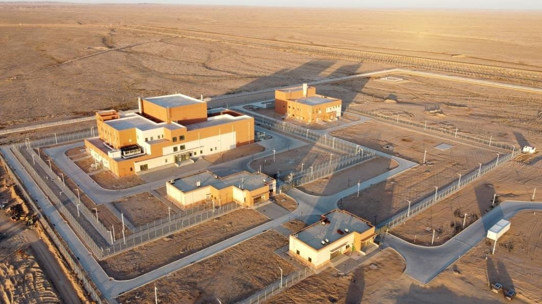 Trước đó từ tháng 6 năm ngoái, lò phản ứng Thorium đặt tại sa mạc Gobi phía Tây Bắc Trung Quốc đã được cho hoạt động hết công suất. Nạp lại được nhiên liệu là bước cuối cùng khẳng định Trung Quốc đã thành công với công nghệ hạt nhân thế hệ mới này, được cho là sẽ an toàn, hiệu quả và bền vững hơn so với các lò phản ứng Uranium.