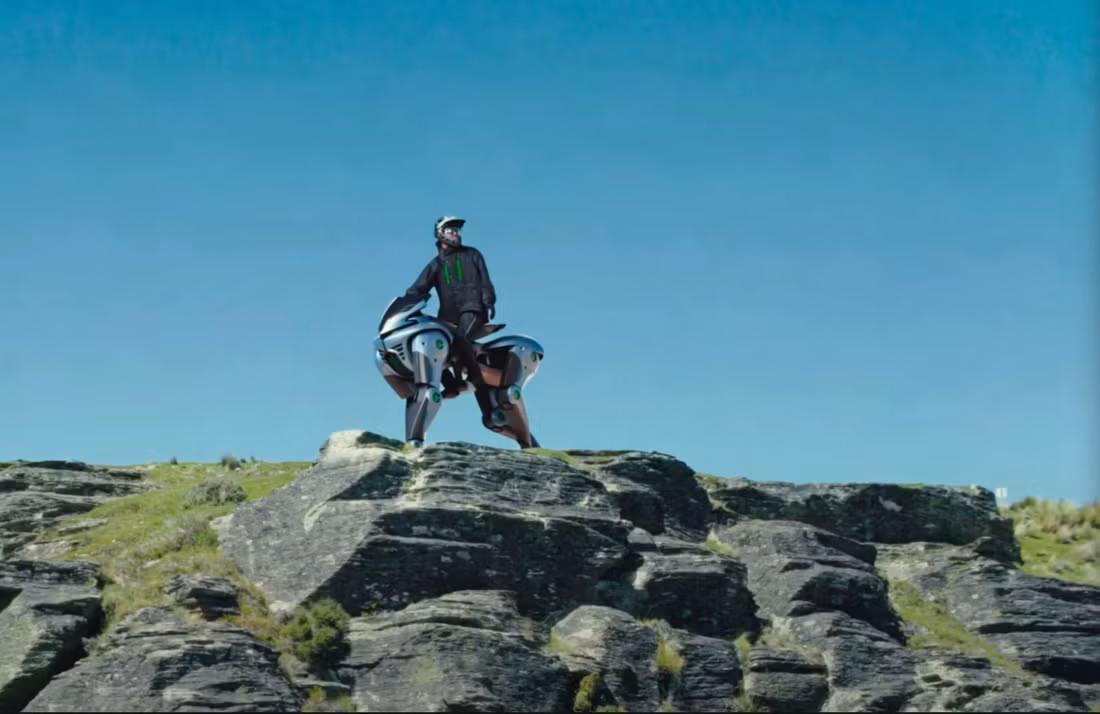 Kawasaki Corleo là một robot bốn chân, hai chỗ ngồi, có thể cưỡi như ngựa, nhưng sử dụng hydro thay vì cỏ. Thân xe là sự kết hợp giữa kim loại và sợi carbon. Bề ngoài, nó là sự kết hợp giữa tính thẩm mỹ của xe máy và vẻ duyên dáng của ngựa.