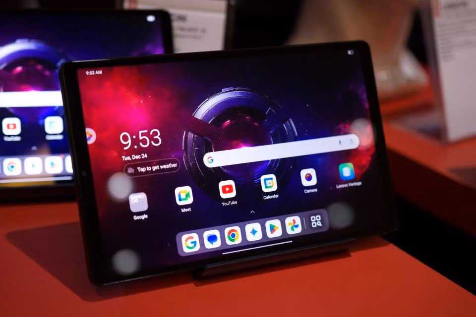 Lenovo Legion Tab Gen 3 – 12,8 triệu đồng. Legion Tab Gen 3 là phiên bản toàn cầu của Legion Y700 được phát hành tại Trung Quốc vào tháng 9/2024. 