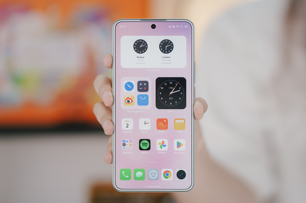Meizu Lucky 08 sẽ có một màn hình lớn dạng phẳng với kích thước 6.78", độ phân giải 1264 x 2780 pixel với tấm nền LTPO AMOLED vô cùng xịn xò, có thể tự động điều chỉnh tần số quét khi không chạm vào màn hình giúp tiết kiệm năng lượng hơn. Tần số quét của chiếc máy này lên đến 144Hz, có thể nói là "bá đạo" nhất phân khúc nên mọi thao tác vuốt chạm có thể nói là vô cùng mượt mà.