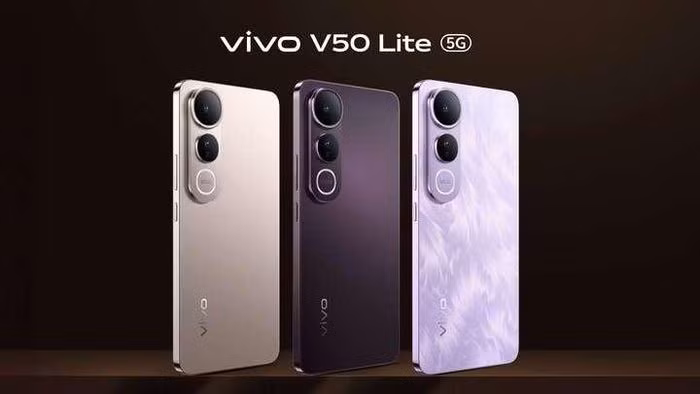 Vivo chỉ tập trung vào camera chính của vivo V50 Lite với độ phân giải cao 50 MP, cảm biến Sony IMX882 cho chất lượng khá tốt. Ngoài ra, phần mềm chụp ảnh trên vivo V50 Lite cũng có nhiều tính năng như dùng vòng sáng Aura điều chỉnh màu ảnh, xóa vật thể hay giả lập xóa phông zoom 2x,... Hãng cung cấp 3 lựa chọn màu sắc gồm Vàng Titan, Tím Fantasy và Đen Phantom.