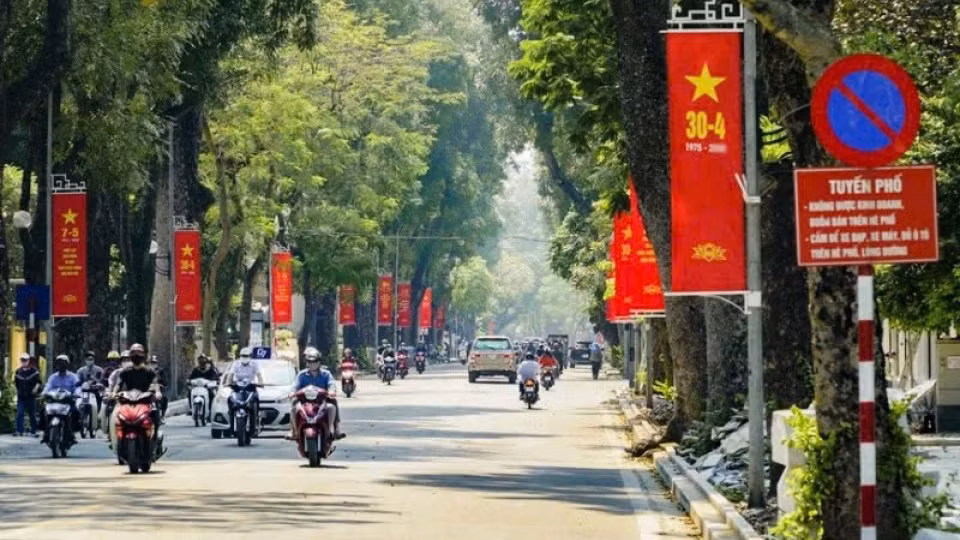 Thoi tiet ngay 29/4: Bac bo mua rao, Nam bo nang nong 35-36 do-Hinh-2