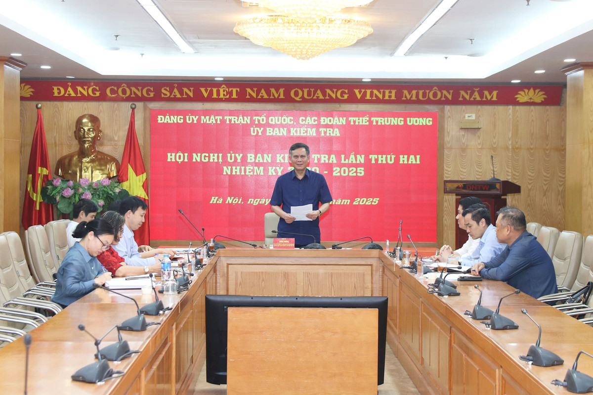 Hoi nghi lan thu hai UBKT Dang uy MTTQ, cac doan the Trung uong