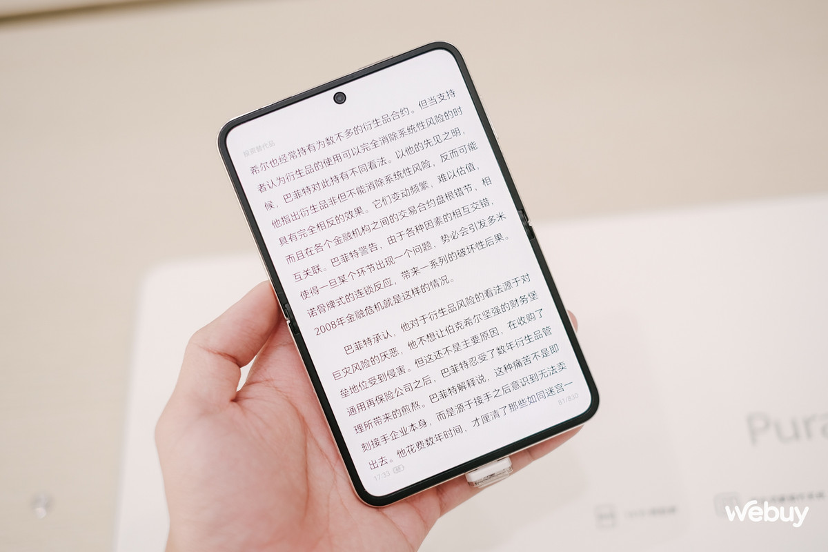 Pura X sở hữu màn hình chính 6,3 inch với tỷ lệ 16:10, một sự kết hợp hiếm thấy trên thị trường smartphone hiện nay. Tỷ lệ này giúp tối ưu hóa cho việc đọc sách điện tử, lướt tài liệu, xem phim hay duyệt ảnh, nhờ khả năng hiển thị diện tích lớn và hạn chế các vùng đen thường thấy trên màn hình vuông.