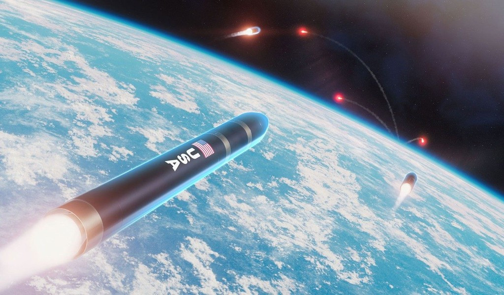 Mới đây Tập đoàn Lockheed Martin đã phát hành đoạn giới thiệu dành riêng cho “Vòm vàng”, họ cho biết muốn sử dụng kinh nghiệm về tên lửa đánh chặn trên bộ và trên biển để trang bị cho tổ hợp mới.