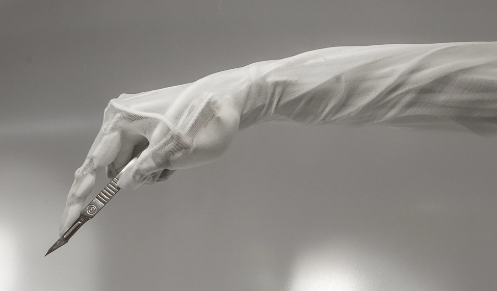 Việc bơm hoặc rút nước ra khỏi các cơ Myofiber nhân tạo, dẫn theo sự co, duỗi qua đó vận hành các khớp một cách linh hoạt. Clone Robotics trước đó giới thiệu những bộ phận riêng lẻ, nổi bật trong đó là một cánh tay linh hoạt có thể thao tác chính xác với một con dao mổ.