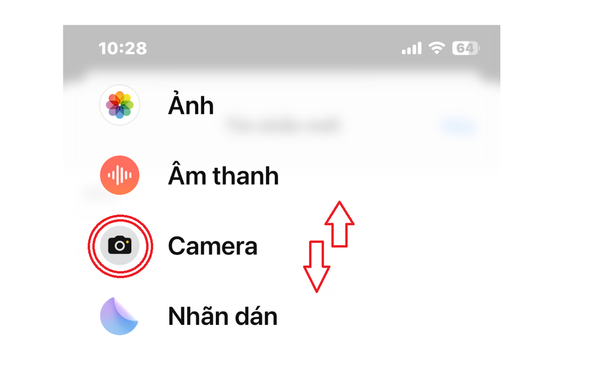 Tuỳ chỉnh thứ tự ứng dụng trong tin nhắn. Bạn chỉ việc nhấn giữ và kéo các biểu tượng ứng dụng trong giao diện Tin nhắn (khi bấm nút "+") để sắp xếp lại hoặc đưa biểu tượng ưu tiên, thường hay sử dụng lên đầu.