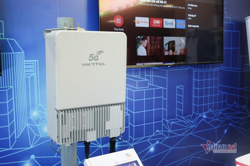 Một trong những sản phẩm nổi bật là mẫu trạm BTS 5G do Viettel sản xuất. Nhà mạng này đã phát triển và triển khai ngoài thực tế khoảng 80% thiết bị phần tử mạng 4G. Với 5G, Viettel sẽ phát triển mạng 5G bao gồm cả các thiết bị mạng lõi 5G và mạng truy cập vô tuyến. Hiện Viettel cũng đang sở hữu 8 công nghệ lõi trong việc phát triển các thiết bị mạng 5G.